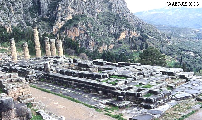 greece_athens_delphi_temple_of_apollo_and_columns_1999_0130
