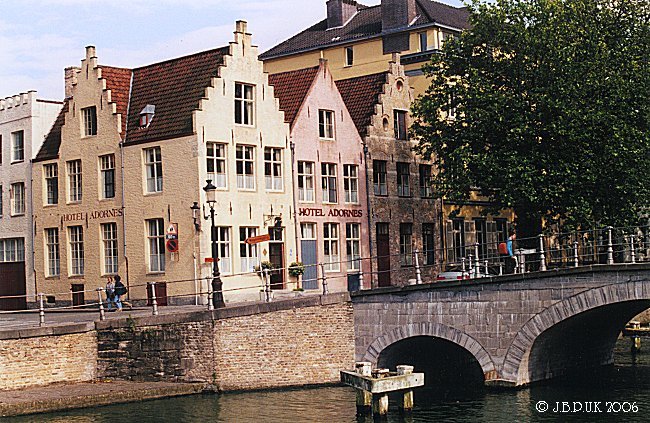 belgium_bruges_hotel_adornes_canal