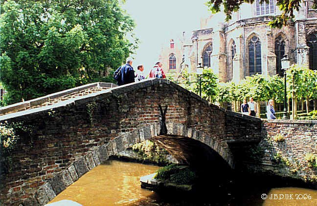 belgium_bruges_stonebridge_cathedral_2000