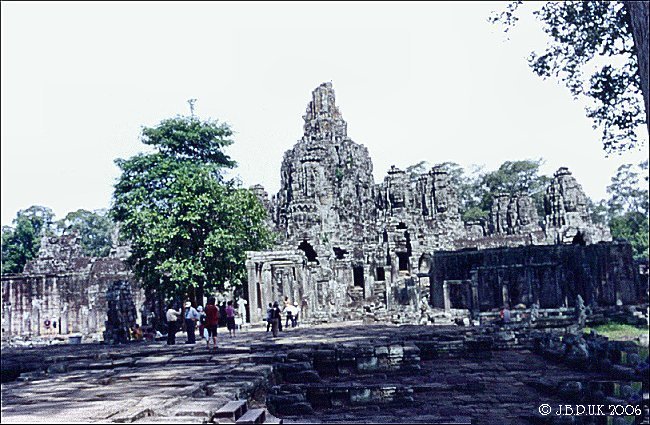 cambodia_angkor_the_bayon_01_2002_0162
