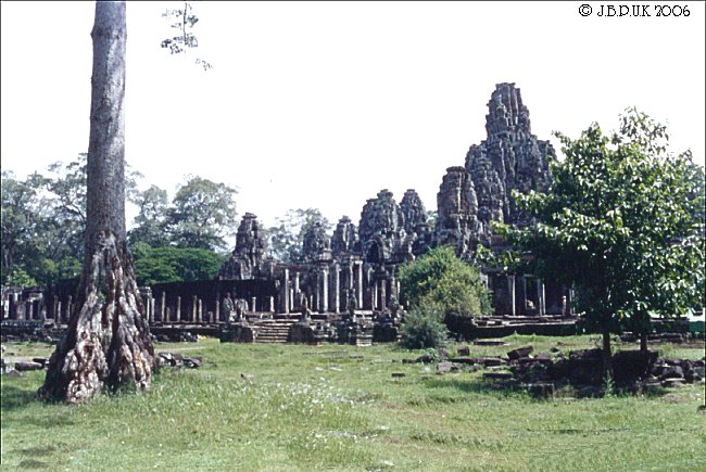 cambodia_angkor_the_bayon_01_2002_0163
