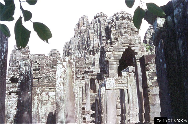 cambodia_angkor_the_bayon_04_2002_0162
