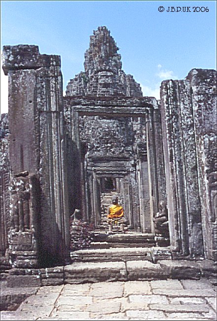 cambodia_angkor_the_bayon_05_2002_0163