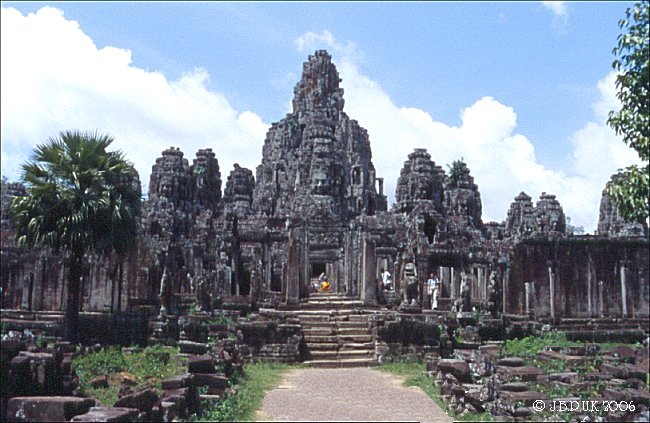 cambodia_angkor_the_bayon_06_2002_0163