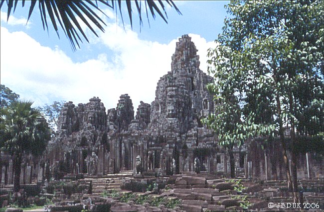 cambodia_angkor_the_bayon_08_2002_0163
