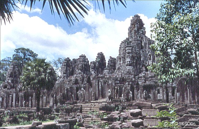 cambodia_angkor_the_bayon_09_2002_0163