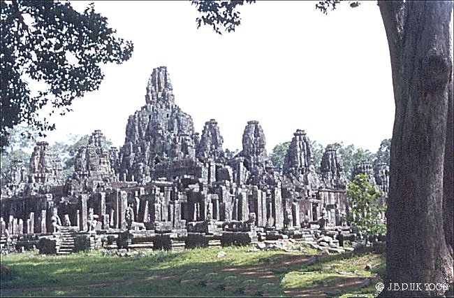 cambodia_angkor_the_bayon_12_2002_0162