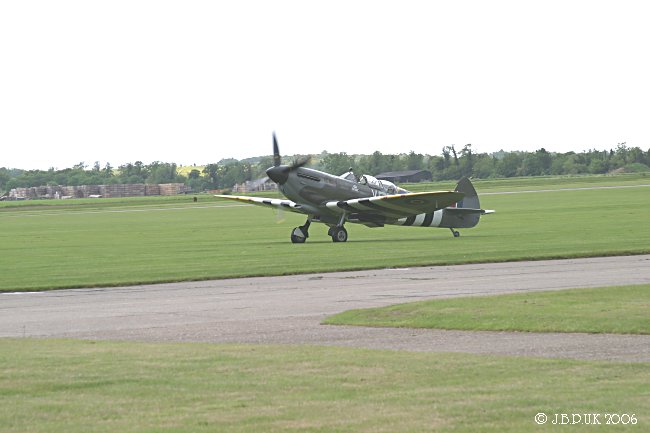 7277_duxford_spitfire_ml407_may_2006
