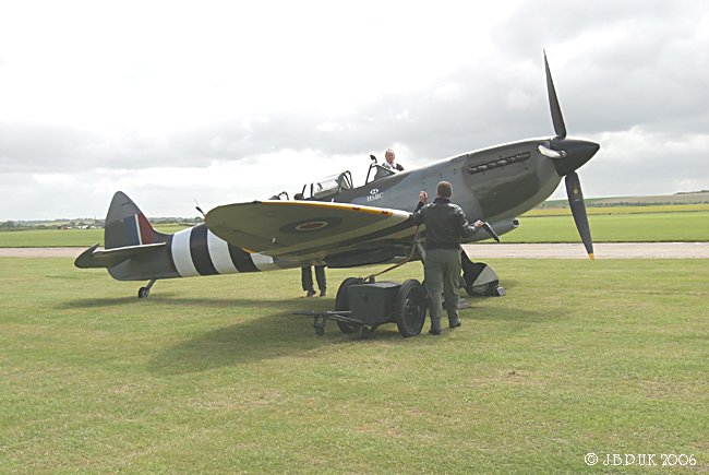 7231_duxford_spitfire_ml407_may_2006