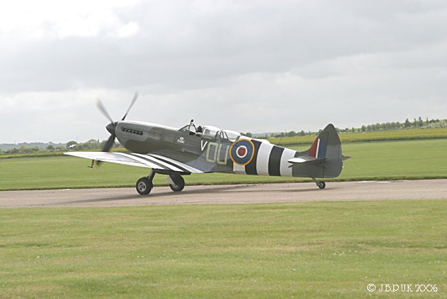 7240_duxford_spitfire_ml407_may_2006