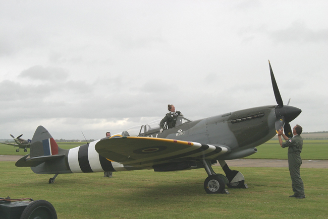 7319_duxford_spitfire_ml407_may_2006