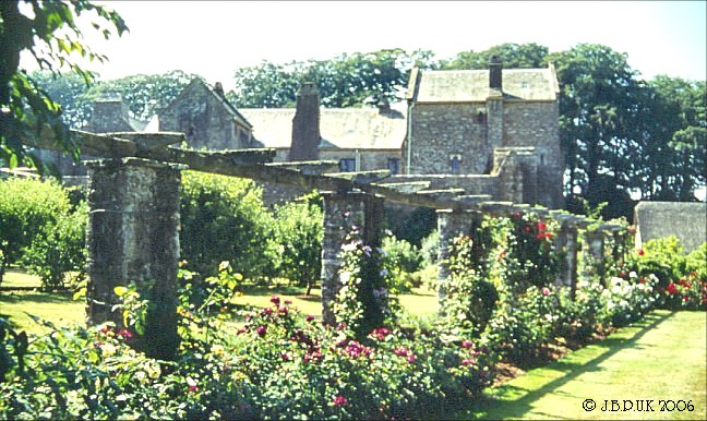 england_general_devon_compton_castle_garden_14c_1998_0123