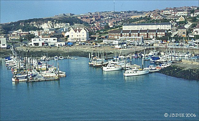 england_general_newhaven_harbour_1989_0119