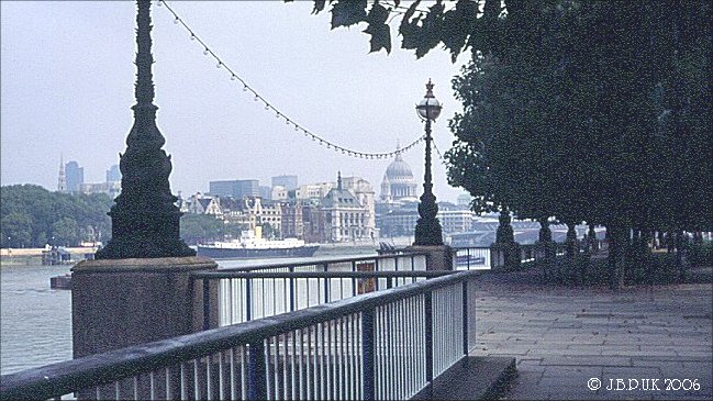 england_london_the_embankment_1995_0115
