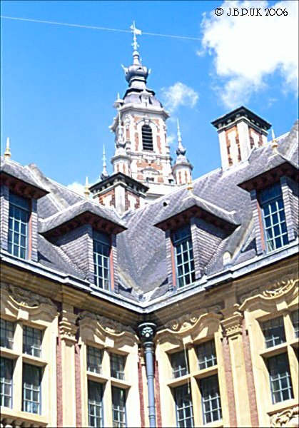 france_lille_old_bourse_detail_02_2003_0235