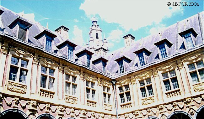 france_lille_old_bourse_detail_2003_0235