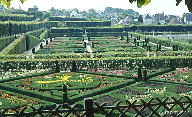 france_west_chateau_vilandry_garden_1996_0054