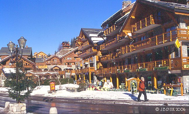 ski_france_mirabel_town3_1998_0108