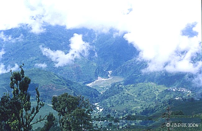 india_darjeeling_view_from_windamere_1989_0156