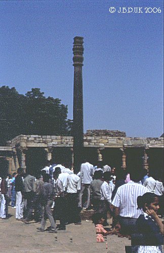 india_delhi_qawwat_ul_islam__iron_pillar_1989_0155