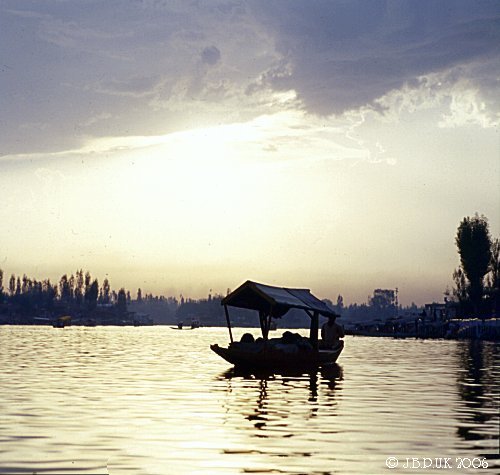 kashmir_dal_lake_clouds_shakira_1989_0127