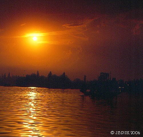 kashmir_dal_lake_sunset_2_1989_0127