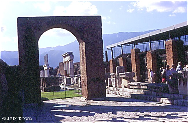 italy_pompeii_forum_view_2003_0241