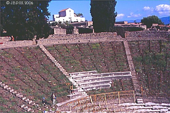italy_pompeii_large_theatre_2003_0243
