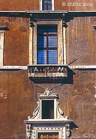 italy_rome_mussolini_balcony_1998_0008