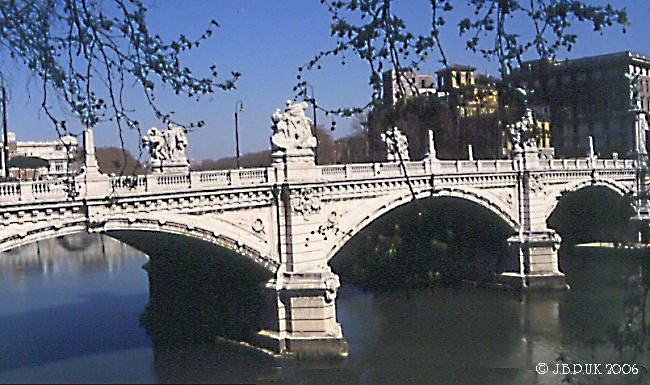 italy_rome_vitorioemanuell_bridge_1998_0016