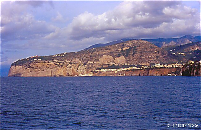 italy_sorrento_coast_cliffs_2003_0250