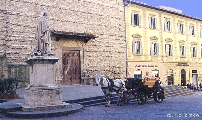 italy_tuscany_arezzo_cathedral_horse_carriage_1998_0104