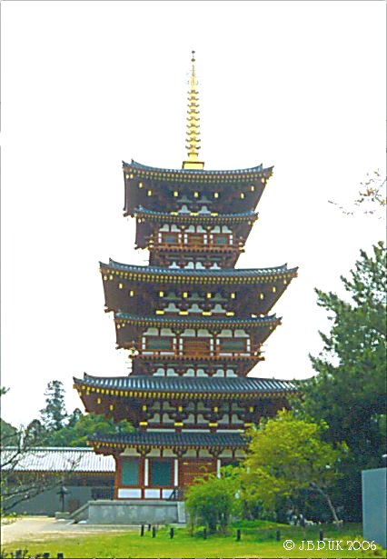 japan_nara_pagoda_1994_0175