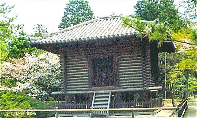 japan_nara_temple_storehouse_1994_0175