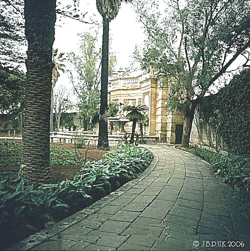 malta_attard_palace_gardens_1983_0152