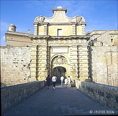 malta_mdina_city_gate_1983_0152