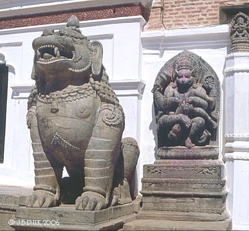nepal_bhaktapur_temple_guard_1998_0131