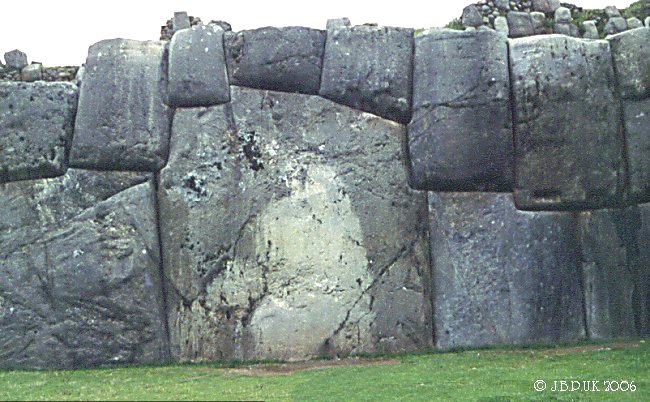 peru_cuzco_inca_temple_wall3_1997_0024d