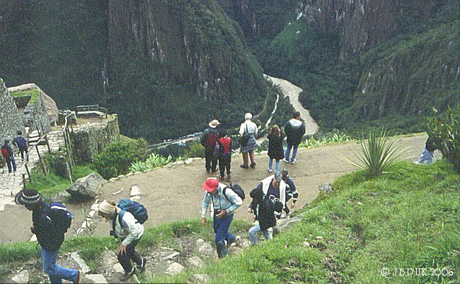 peru_machu_picchu_tourists_climb_1997_0018