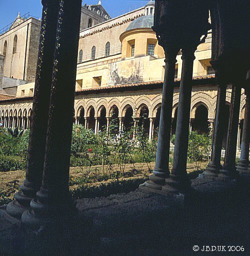 sicily_monreale_cathedral_cloisters_02_1992_0147