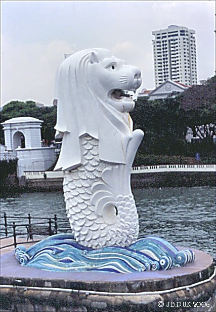 singapore_central_river_merlion_03_1999_0191