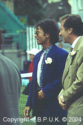 england_eastbourne_sir_cliff_richards_attends_1995_0063